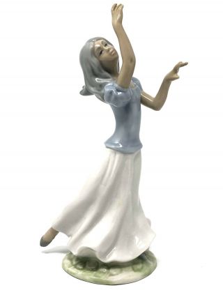 Tengra Lady Dancing Porcelain Figurine Made In Spain Vintage