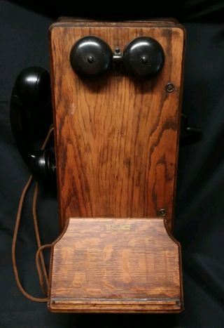 Antique Kellogg Switchboard & Supply Co.  Oak Wall Cranktelephone,  Two Bell Ringer