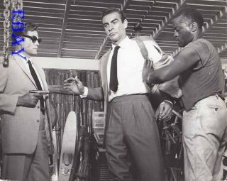 Jack Lord W/ A Gun Sean Connery From Russia With Love Vintage Photo James Bond