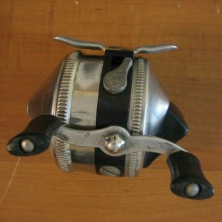 Vintage Zebco 33 Push Button Fishing Reel 2 Rivet Metal Foot