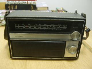 Vintage Juliette / Topp Mpr - 3033a Am/sw/fm=afc Ac / Dc Portable Radio