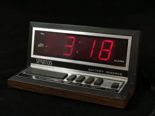 Vintage Spartus 1140 Digital Alarm Clock Faux Wood A,