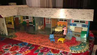 Vintage Marx Tin Litho Doll House Mid Century Modern Ranch Suburban W/ Furniture