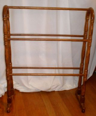 Vintage Oak Wood Quilt/bedspread Stand.  Perfect, .  Cond.