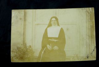 Weird Antique Vintage Photo Gothic Horror Nun Bizarre Photo Italy 1905