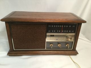 Vintage Rca Victor Solid State Am/fm Radio,  Model Rhc49s Pecan,  &