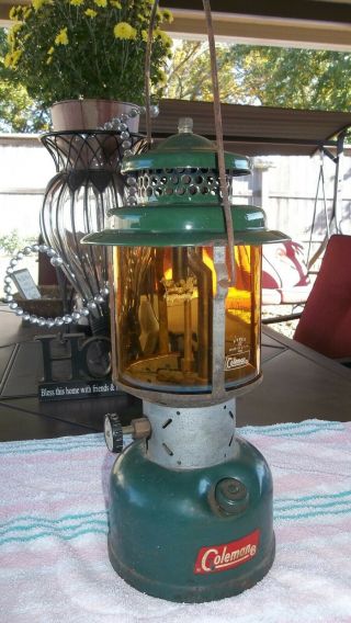 Vintage Coleman Model 220E Lantern 1962 Amber Glass Globe 2