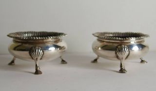 Pr Of Early Victorian Solid Silver Cauldron Salts - 133g - Lond 1852.