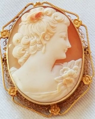 8.  09 Grams Antique 10k Yellow Gold Cameo Shell Brooch Pin