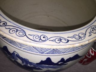 A Large Chinese Export Porcelain Fish Bowl Jardiniere 清代青花瓷器画缸 2
