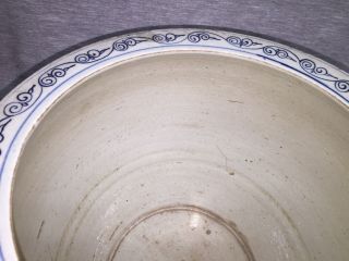 A Large Chinese Export Porcelain Fish Bowl Jardiniere 清代青花瓷器画缸 3