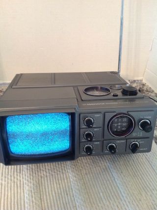 Magnavox Vintage Portable Analog Tv Television & Radio Model - Model E60846