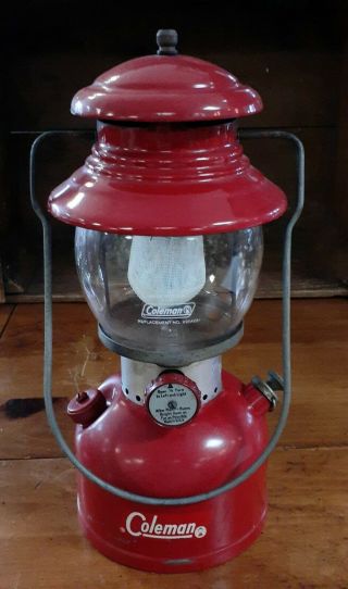 Vintage Coleman Lantern Model 200a October 1962