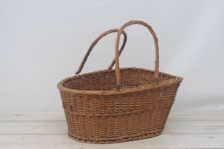 Vintage.  Woven Wicker Gathering Market Basket With Double Swing Handles