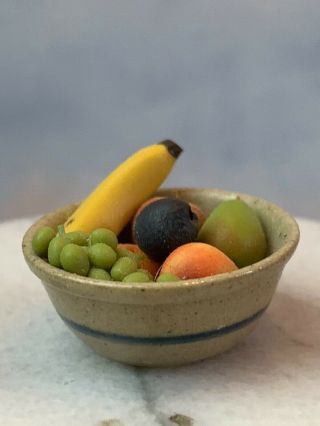 Vintage Jane Graber c1990 Miniature Dollhouse Farmstyle Bowl & Realistic Fruit 3