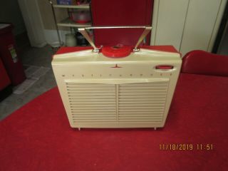 Mid Century Vintage Red And Cream Westinghouse Tube Radio That Is In C