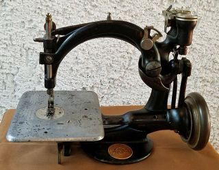 Vintage Willcox & Gibbs Measured Tension Industrial Sewing Machine A729528