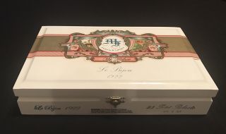 My Father Cigars - Le Bijou 1922 - Petit Robusto - Wooden Cigar Box Very Classy
