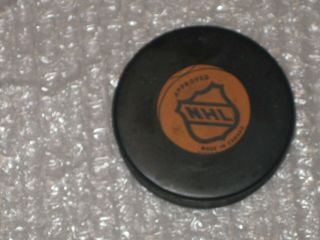LOS ANGELES KINGS puck NHL VICEROY rubber crested 1973 - 1983 2
