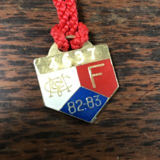 Vintage 1982/83 Mcc Badge Melbourne Cricket Club Full Membership Medallion
