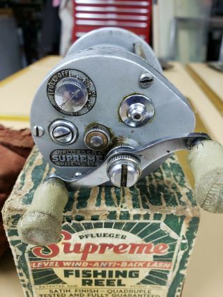 Vintage Pflueger Supreme Model 1573 2
