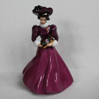 1997 Hallmark Holiday Traditions Barbie Figurine Limited Edition - 8.  5in