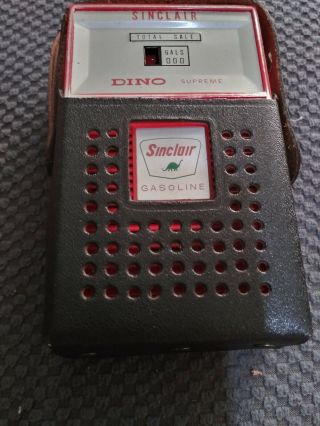 Vintage 1960 ' s Sinclair Dino Supreme Gasoline Gas Pump Red Pocket AM Radio 2