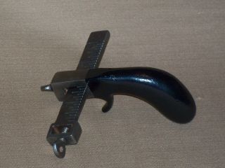 Vintage C.  S.  Osborne Leather Slitting Draw Knife Cutter Gauge Tool