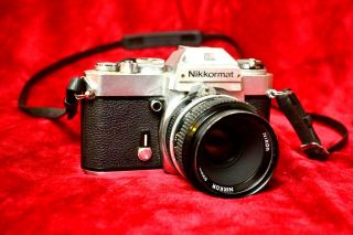 Vintage Nikon Nikkormat El 35mm Slr Film Camera W/ Nikkor 50mm F/2 Lens