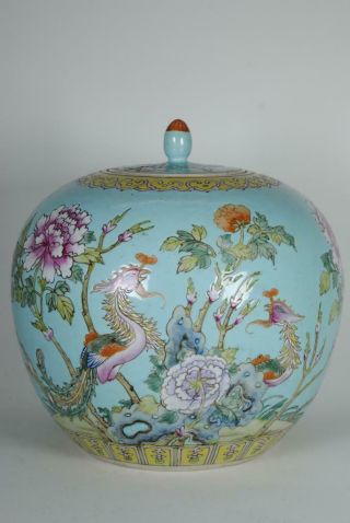 Antique Chinese Famille Rose Peranakan Straits Nyonya Porcelain Lided Jar,  Mark