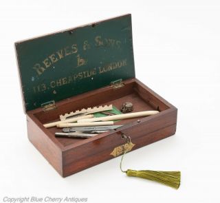 Antique Reeves & Sons Artists Cumberland Lead Art Drawing Pencil Wooden Box
