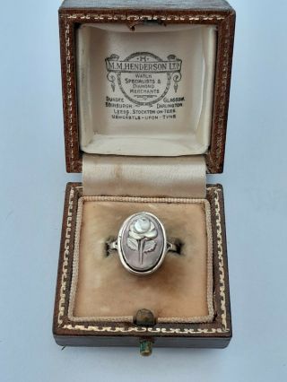 A Pretty 1920s / 30s Vintage Art Deco Mother Of Pearl Silver Ring Size J