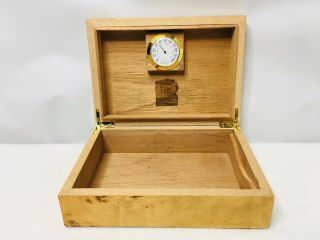Vintage Unbranded Wooden Wood Humidor Cigar Decorative Box.