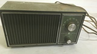 Vintage Ge General Electric Solid State Radio - Plastic Case -