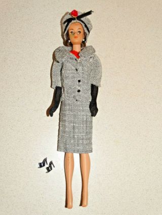 Barbie: Vintage Japanese Exclusive Japanese Midge Doll W/career Girl Outfit