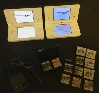 Nintendo Ds (2) Two And Game Cartridges - Vintage Nintendo Dsi Units & Games