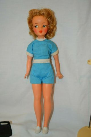 vintage 1962 ideal blonde tammy doll with box and outfits 3
