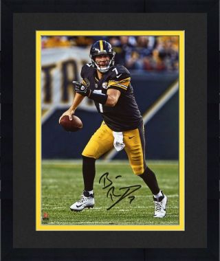Framed Ben Roethlisberger Pittsburgh Steelers Autographed 8x10 Vertical Photo