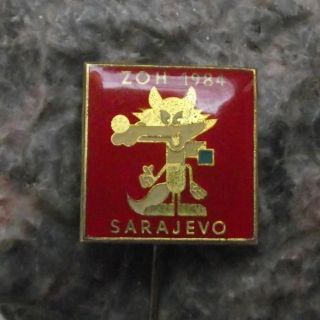 1984 Sarajevo Winter Olympic Games Yugoslavia Olympic Skiing Wolf Pin Badge
