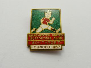 Vintage Manchester United Supporters Club (southport) Enamel Badge