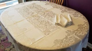 Fab Vintage White Damask Iris Pattern Linen Tablecloth & 10 Napkins,  80 " X 60 "