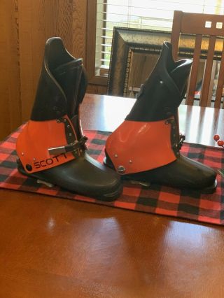 Vintage Red/black Scott Hot Ski Boots,  Size Small