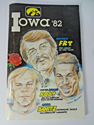 Vintage Iowa Hawkeye Football Guide & Record Book 1982 Hayden Fry Reggie Roby