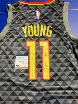 Trae Young Signed Jersey Psa/dna Atlanta Hawks Adult L
