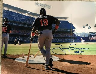 Tony Gwynn Signed Autographed San Diego Padres 11x14 Photo W/proof