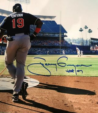 Tony Gwynn Signed autographed San Diego Padres 11x14 Photo w/PROOF 3