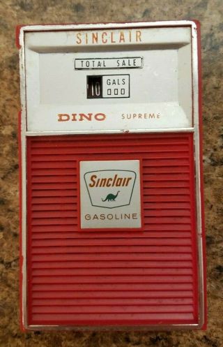 Vintage Sinclair Gas Pump Style Dino Advertising Promo Transistor Radio
