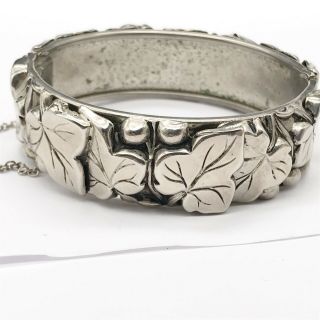 Vintage Victorian Style Silver Plated Ivy Leaf Reflief Ladies Bracelet Bangle