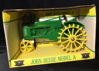 Vintage Ertl 1/16 Scale John Deere Model A Tractor