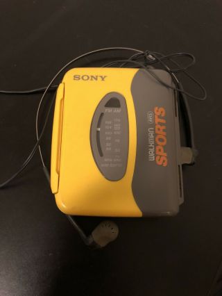 Vintage Sony Walkman Sports Wm - Sxf10 Am Fm Radio / Cassette Player W Headphones